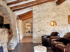 Interior - Domäne "Pavillon Mathéo" mit Infinity-Pool by Interhome (Carnas)