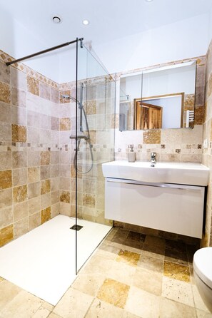 Towels - Flucht in die Domäne Givaudan by Interhome (Cavillargues)