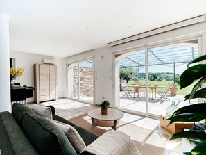 Living area - Flucht in die Domäne Givaudan by Interhome (Cavillargues)