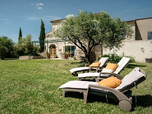 Terrace/patio - Flucht in die Domäne Givaudan by Interhome (Cavillargues)