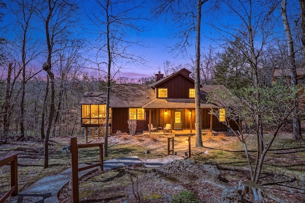 Front of the cabin with steps