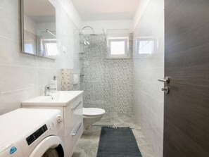 Towels - Haus Stella in Kapelica, Istrien mit privatem Pool by Interhome (Drenje)