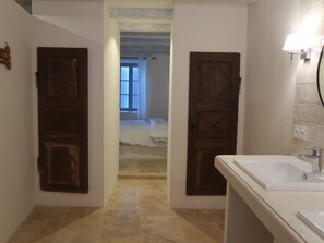 Room - Vacation home  by Interhome (Cavillargues)