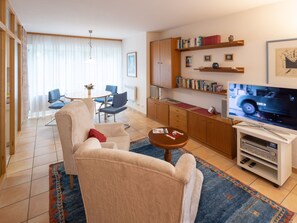 TV, DVD player