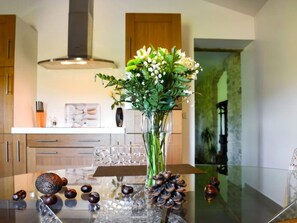 Dining - Domäne "Suite Luna" mit Infinity-Pool by Interhome (Carnas)