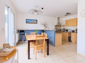 Dining - Haus "L'Oyat" mit Garten und Plancha by Interhome (Barneville Carteret)