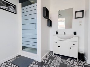 Bathroom - Haus "L'Oyat" mit Garten und Plancha by Interhome (Barneville Carteret)