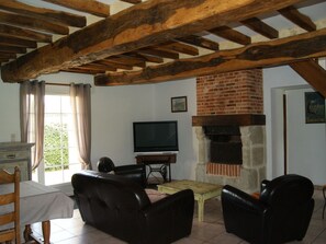 Fireplace, DVD player - Charmante normannische Ferienwohnung les chataigniers 3 Zimmer by Interhome (Bec de Mortagne)
