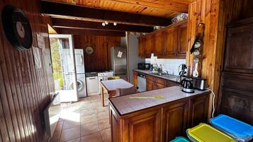 Réfrigérateur, micro-ondes, four, lave-vaisselle