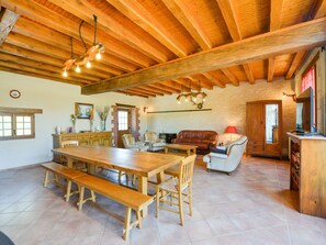 Interior - Der Ruf der freien Zone by Interhome (Francueil)