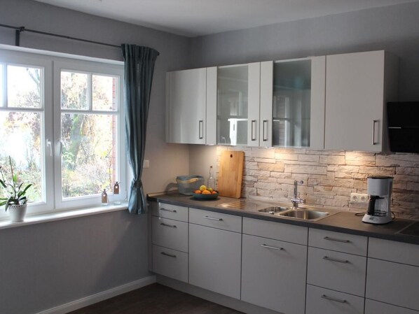 Fridge, microwave, oven, dishwasher