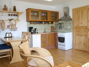 Frigorifero, microonde, forno, lavastoviglie