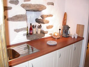 Fridge, oven, dishwasher, cookware/dishes/utensils - Sole e Ventu 70qm by Interhome (San Giovanni di Moriani)