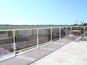 Outdoor dining - Haus Havre in Portbail by Interhome (Portbail)