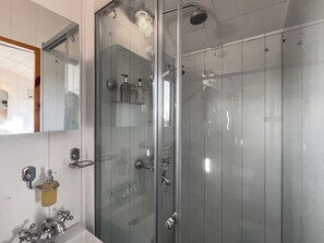 Towels - A perfect escape for couples seeking comfort, privacy, and scenic simplicity. (Temple Bruer)