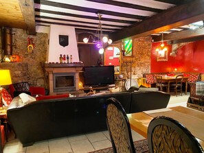 TV - Schweitzer in Riquewihr by Interhome (Riquewihr)