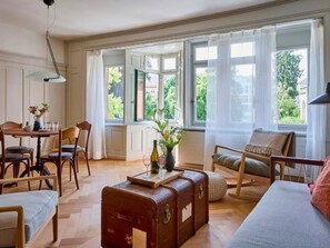 Living area - Zum Hinteren Dornhahn - Ferien im Baudenkmal by Interhome (Schaffhausen)