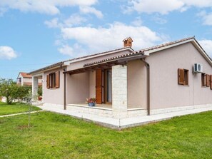 Exterior - "Villa Mirela" mit Terrasse by Interhome (Barban)