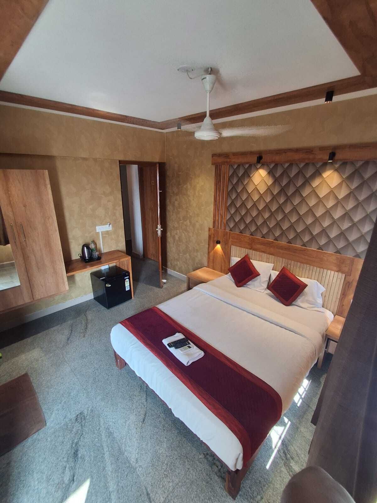 Deluxe Room, Balcony | Free WiFi