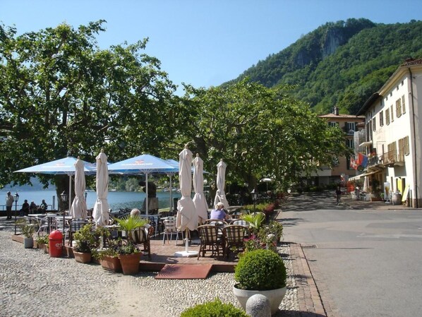 Outdoor dining - Wohlfühlort by Interhome (Caslano)