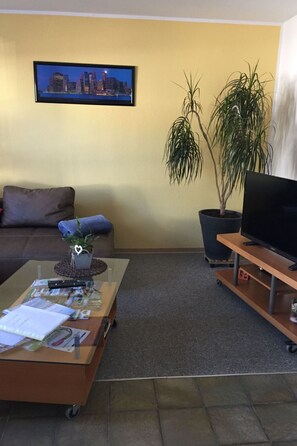 Living area - Gemüliche Ferienwohnung Schmandin by Interhome (Glees)
