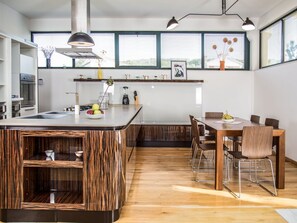Fridge, oven, dishwasher, cookware/dishes/utensils - Ferienvilla 'Breg' mit Whirlpool by Interhome (Drenje)