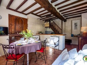 Dining - Charmante normannische Ferienwohnung Les chataigniers 2 Zimmer by Interhome (Bec de Mortagne)