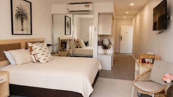 1 bedroom, iron/ironing board, internet, bed sheets