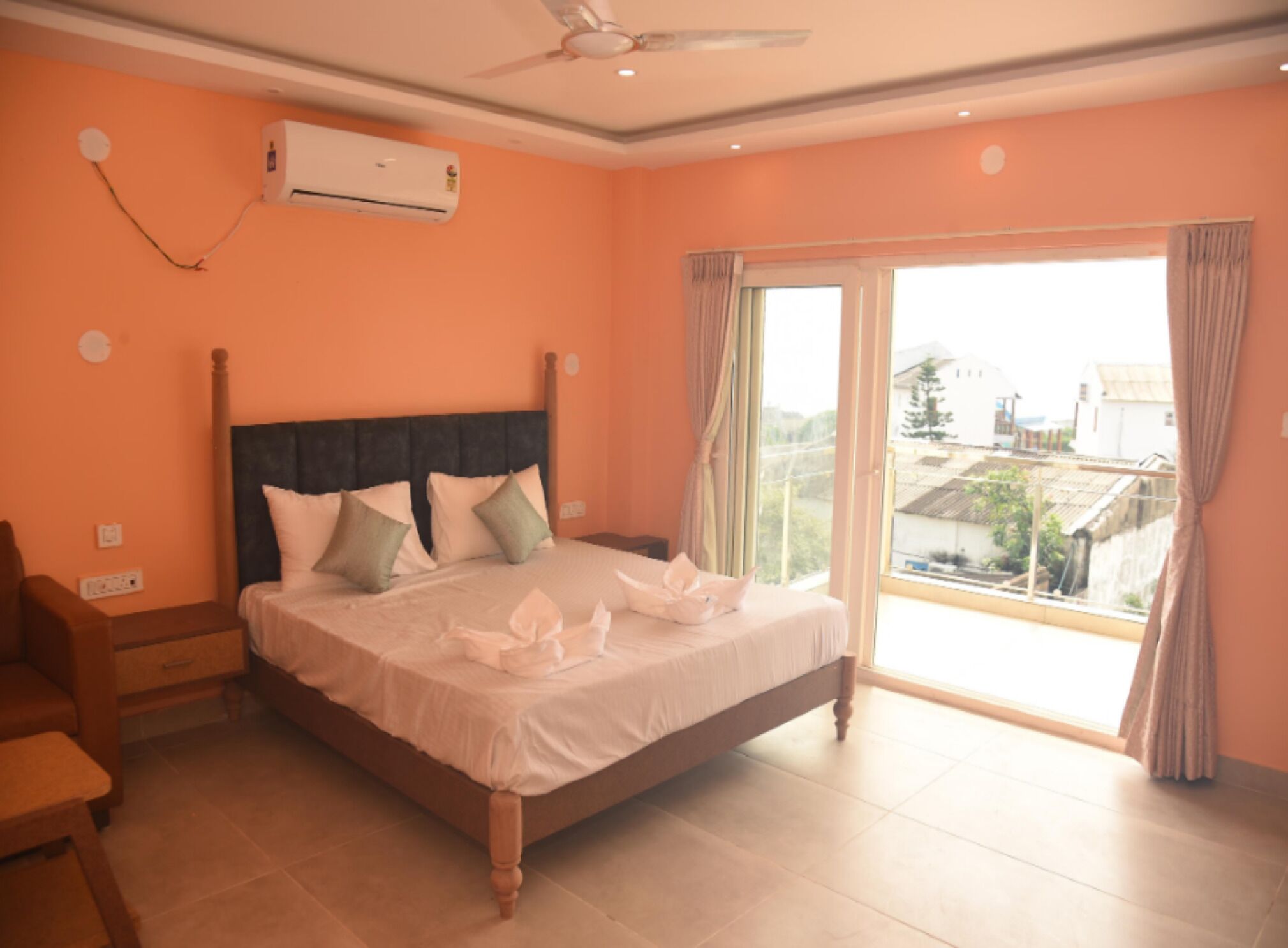 Deluxe with Pool View | Balcony