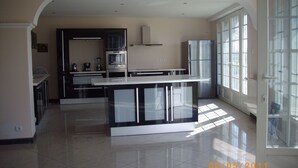 Fridge, microwave, oven, dishwasher - Urlaub in La Cadière d'Azur - Var by Interhome (La Cadière d'Azur)
