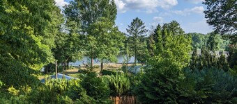 in Süd-Waldhanglage mit tollem Seeblick by Interhome
