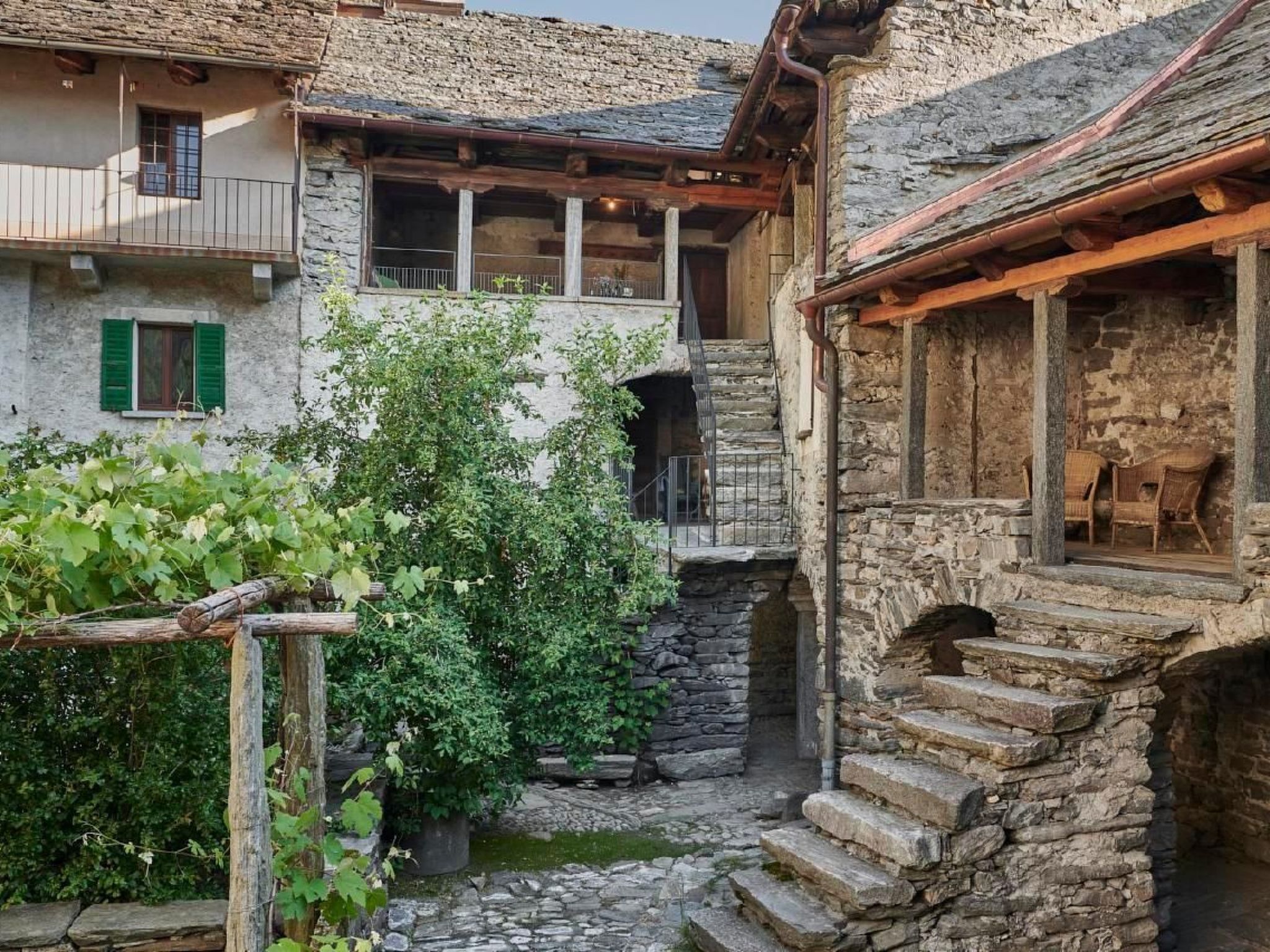 المنشأة من الخارج