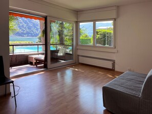 Interior - "Lake Escape", mit Pool by Interhome (MAROGGIA)