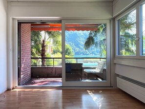 Interior - "Lake Escape", mit Pool by Interhome (MAROGGIA)