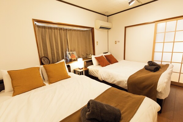 3 bedrooms, iron/ironing board, free WiFi, bed sheets - August 2025 OPEN SALE / 9-minute walk from Osaka Umeda Station / Reform Modern House / Max. 9 people (大阪市北区中崎西3丁目)