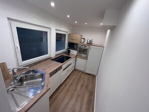 Fridge, microwave, oven, dishwasher - Renoviertes Haus in Husen mit Terrasse und Sauna by Interhome (Husen)