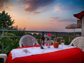 Outdoor dining - App Coki 5. by Interhome (Poreč/Funtana)
