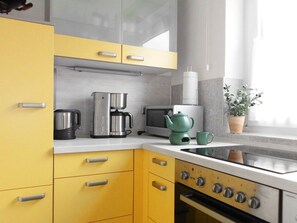 Frigorifero, microonde, forno, lavastoviglie