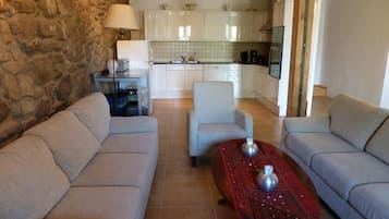 Télévision, cheminée