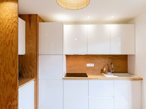 Fridge, microwave, cookware/dishes/utensils - Villa Cocoon Contis-plage 1 chambre by Interhome (Lit-et-Mixe)
