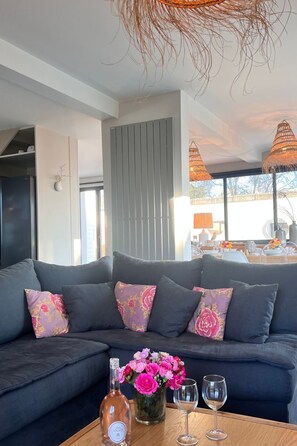 TV, fireplace - Villa du Port by Interhome (Brignogan-Plage)