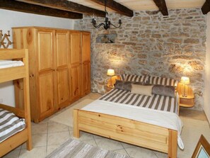 Internet - Typisch istrisches Steinhaus mit Grill und Garten by Interhome (Pula/Banjole)