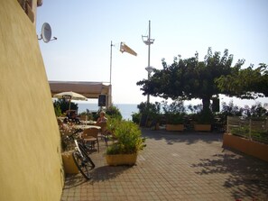 Outdoor dining - Sole e Ventu by Interhome (San Giovanni di Moriani)