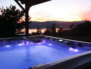 Outdoor spa tub - in Aiguebelette-Le-Lac mit Garten, Terrasse und Grill by Interhome (Aiguebelette le Lac)