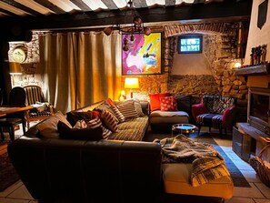 TV - Bugatti in Riquewihr by Interhome (Riquewihr)