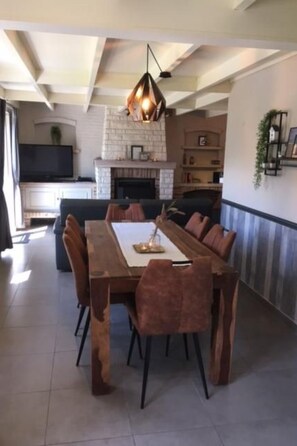 Dining - Zonneweelde bei Dünen und Wald by Interhome (De Panne)