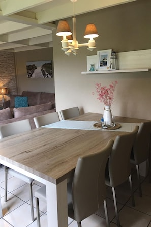 Dining - Polderwind mit Blick auf die Felder by Interhome (De Panne)
