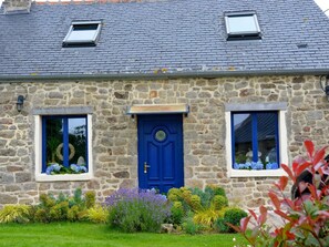 Exterior detail - Ferienhaus by Interhome (Plogonnec)