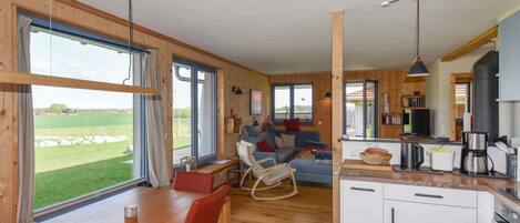 Frigorífico, horno, lavavajillas y utensilios de cocina