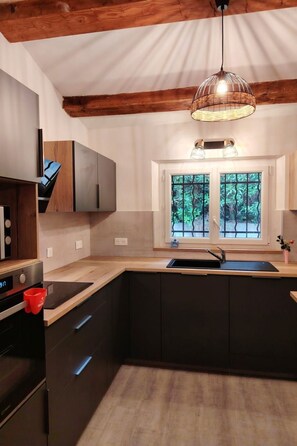 Fridge, microwave, oven, dishwasher - Villa mit Flair by Interhome (La Croix-Valmer)
